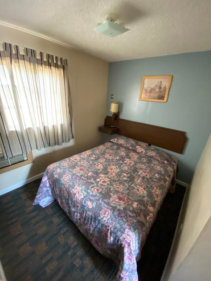 Rainbow Motel 瑟莫波利斯 外观 照片