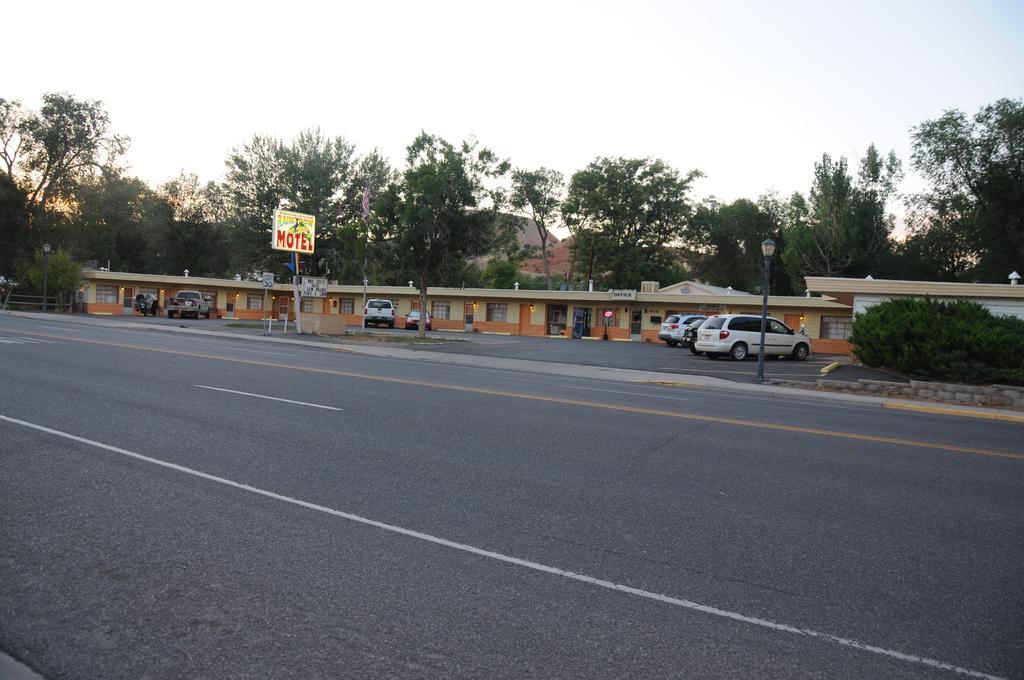 Rainbow Motel 瑟莫波利斯 外观 照片