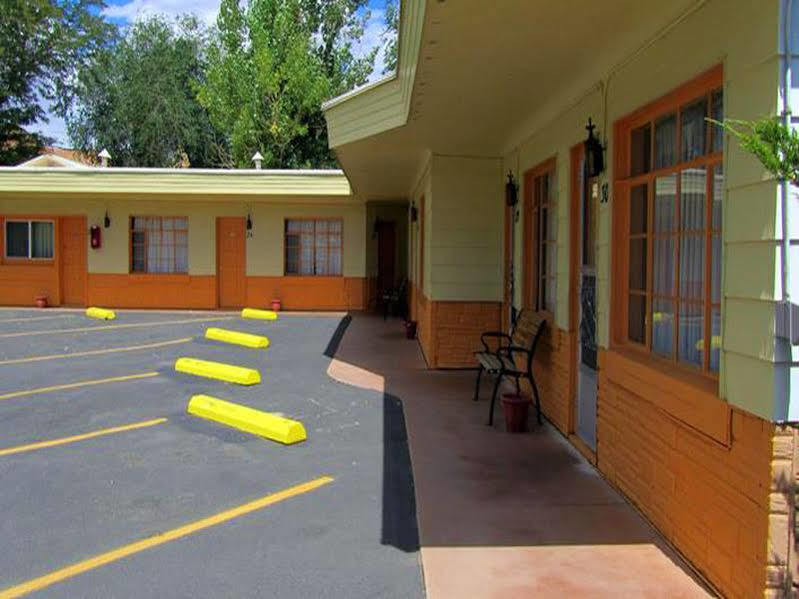 Rainbow Motel 瑟莫波利斯 外观 照片